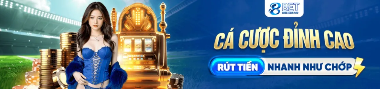 Hình ảnh người chơi phân tích chiến thuật game bài Rik VIP